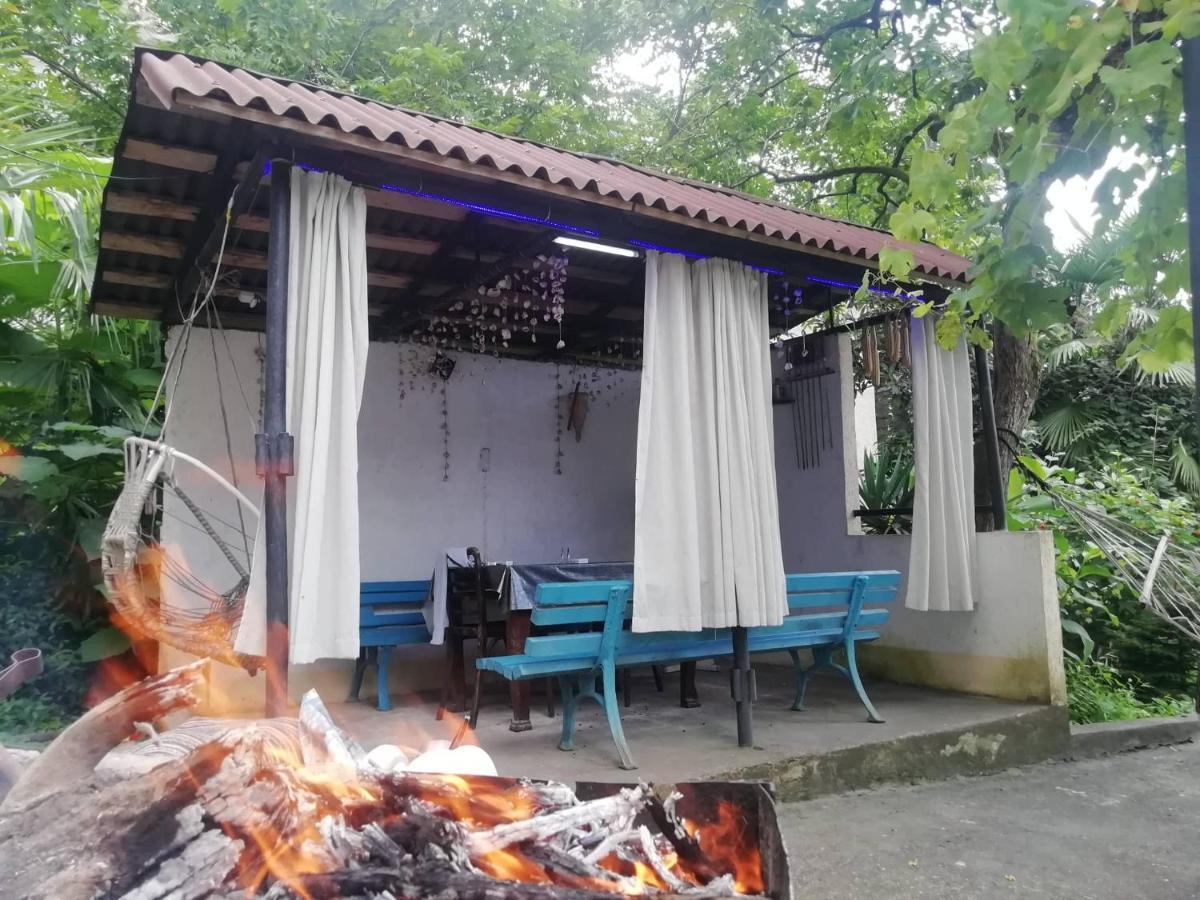 Achi Guest House Makhinjauri Ngoại thất bức ảnh